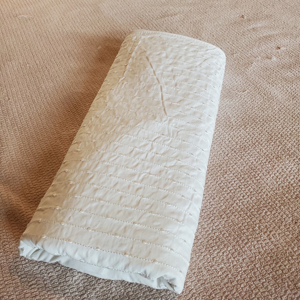 IKEA White Duvet Cover Tufted Dot Textured Button Closure 76x82 Full Queen